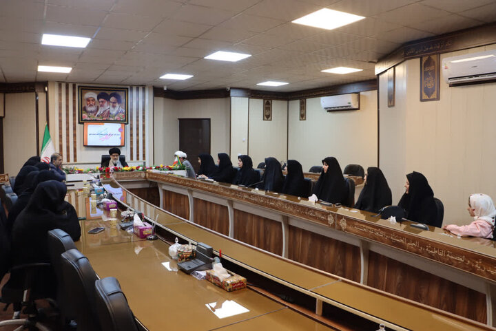 تصاویر/ دیدار کادر آموزشی مدارس سما با امام جمعه بافق