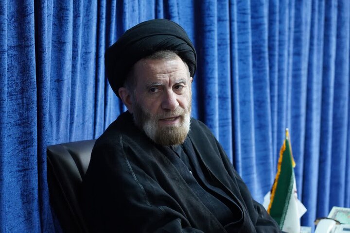 تصاویر/دیدار مدیرکل و کارکنان اداره کل فرهنگ و ارشاد اسلامی لرستان با نماینده ولی فقیه در استان
