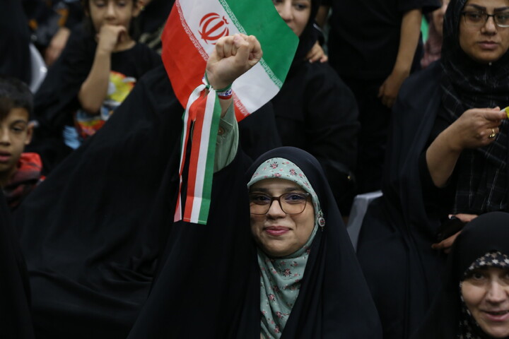 تصاویر/  تجدید بیعت مادران و دختران اصفهانی با رهبر انقلاب