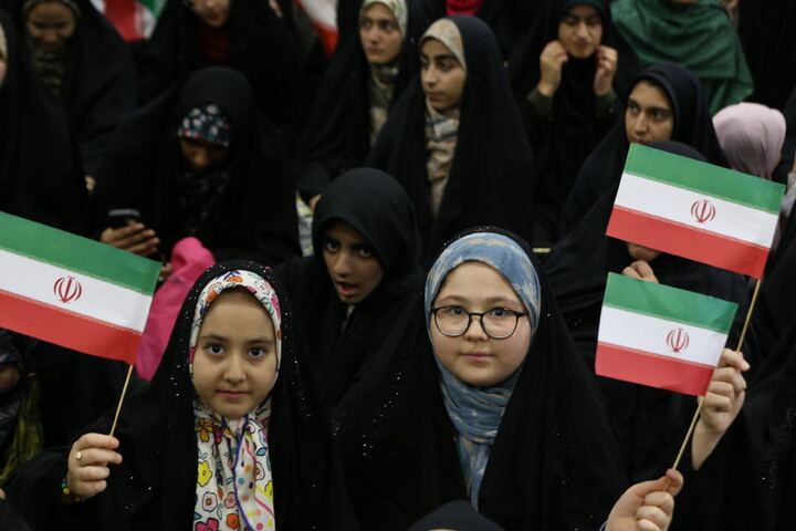 تصاویر/  تجدید بیعت مادران و دختران اصفهانی با رهبر انقلاب