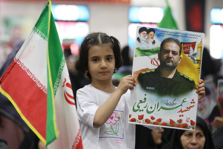 تصاویر/  تجدید بیعت مادران و دختران اصفهانی با رهبر انقلاب