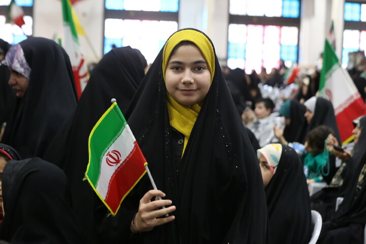 تصاویر/  تجدید بیعت مادران و دختران اصفهانی با رهبر انقلاب
