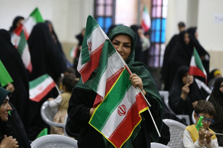تصاویر/  تجدید بیعت مادران و دختران اصفهانی با رهبر انقلاب