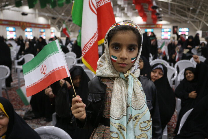 تصاویر/  تجدید بیعت مادران و دختران اصفهانی با رهبر انقلاب