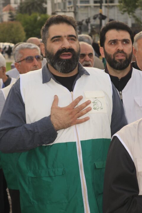 تصاویر/ اهتزاز پرچم رضوی (ع) در میدان قائم (عج) شهرستان آمل، به مناسبت آغاز دهه کرامت