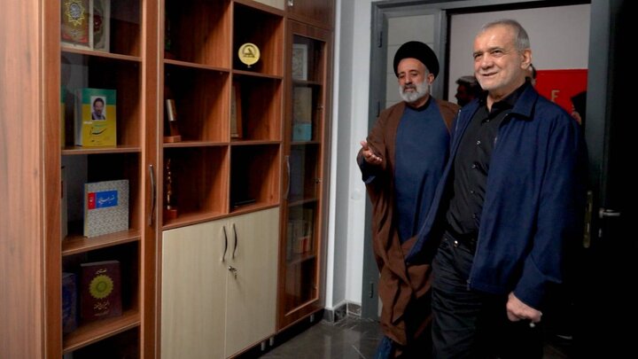 تصاویر/ بازدید رییس جمهور از بنیاد شهید و امور ایثارگران