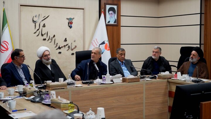 تصاویر/ بازدید رییس جمهور از بنیاد شهید و امور ایثارگران