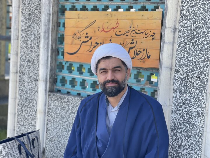 تصاویر/ آیین غبارروبی مزار شهدای انقلاب با حضور امام جمعه شهرستان نوشهر، به مناسبت روز ارتش