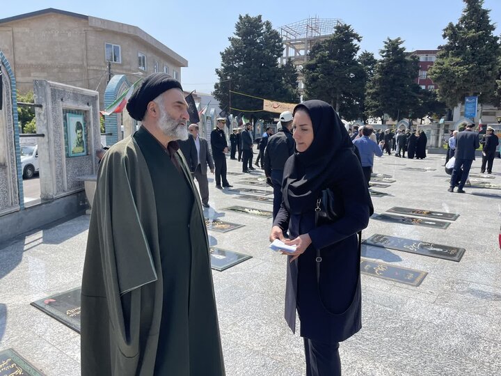 تصاویر/ آیین غبارروبی مزار شهدای انقلاب با حضور امام جمعه شهرستان نوشهر، به مناسبت روز ارتش