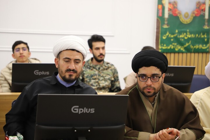 تصاویر / دیدار رئیس سازمان بسیج اساتید، طلاب و روحانیون کشور با طلاب بسیجی تبریز