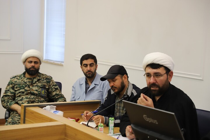تصاویر / دیدار رئیس سازمان بسیج اساتید، طلاب و روحانیون کشور با طلاب بسیجی تبریز