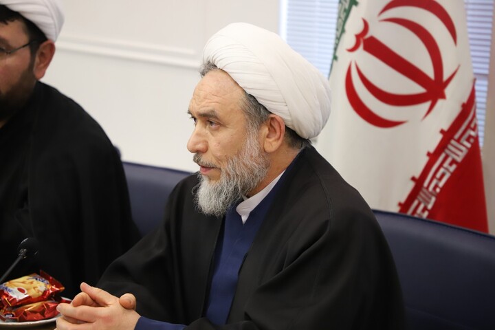 تصاویر / دیدار رئیس سازمان بسیج اساتید، طلاب و روحانیون کشور با طلاب بسیجی تبریز