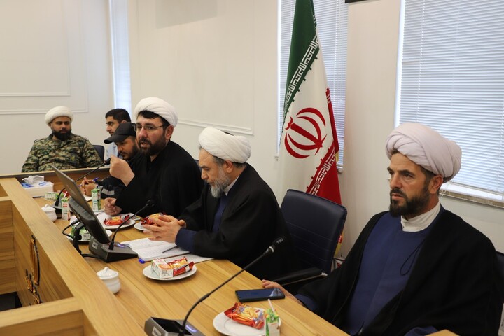 تصاویر / دیدار رئیس سازمان بسیج اساتید، طلاب و روحانیون کشور با طلاب بسیجی تبریز