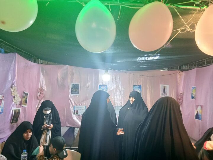 تصاویر/یادبود دختران شهیده در موکب به همت مدرسه علمیه فاطمه‌الزهرا (س)اراک