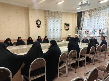 تصاویر / بازدید رئیس سازمان بسیج اساتید، طلاب و روحانیون کشور از بسیج طلاب خواهران آذربایجان شرقی