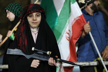چرا دهه‌هشتادی‌ها و نودی‌ها در صف اول حمایت از ایران قرار دارند؟ / چگونه حضور مردمی ماندگار می‌شود؟