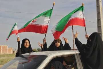 تصاویر/ رژه خودرویی دختران جان‌فدای رودبارجنوب