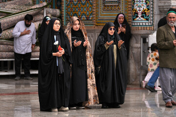 تصاویر/ اشک شوق آسمان قم در سالروز میلاد حضرت معصومه (س)