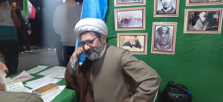 تصاویر/ فعالیت های تبلیغی موکب «شهدای روحانی» شهرستان آمل