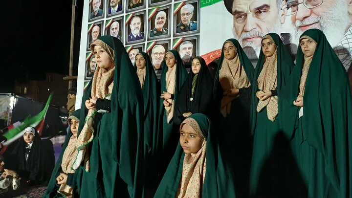 تصاویر/چهل و نهمین شب حضور پرشور مردم ولایتمدار مامونیه در تجدید بیعت با آرمان‌های انقلاب