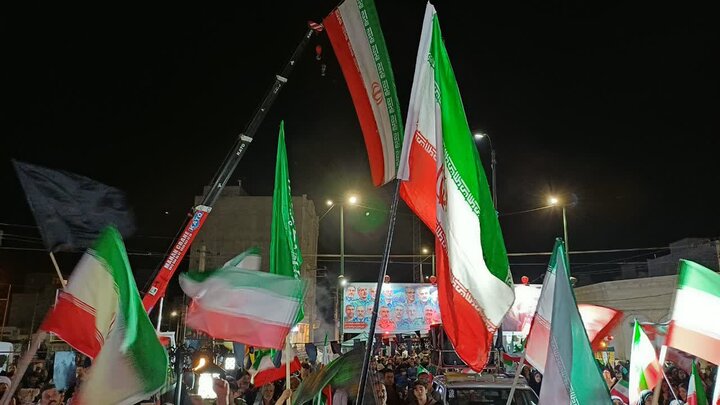 تصاویر/چهل و نهمین شب حضور پرشور مردم ولایتمدار مامونیه در تجدید بیعت با آرمان‌های انقلاب