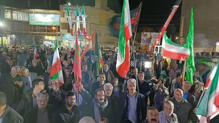 تصاویر/چهل و نهمین شب حضور پرشور مردم ولایتمدار مامونیه در تجدید بیعت با آرمان‌های انقلاب