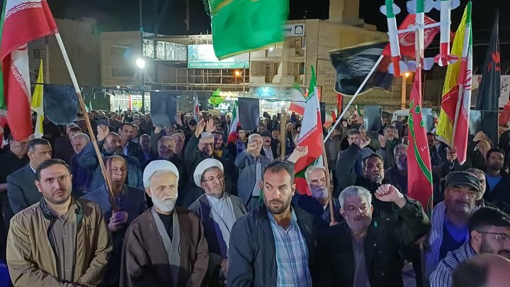 تصاویر/چهل و نهمین شب حضور پرشور مردم ولایتمدار مامونیه در تجدید بیعت با آرمان‌های انقلاب