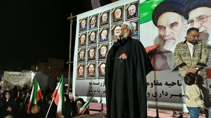 تصاویر/چهل و نهمین شب حضور پرشور مردم ولایتمدار مامونیه در تجدید بیعت با آرمان‌های انقلاب