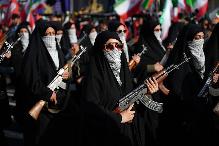اجتماع بزرگ دختران جان فدای ایران معطر به شمیم پرچم فاطمی شد