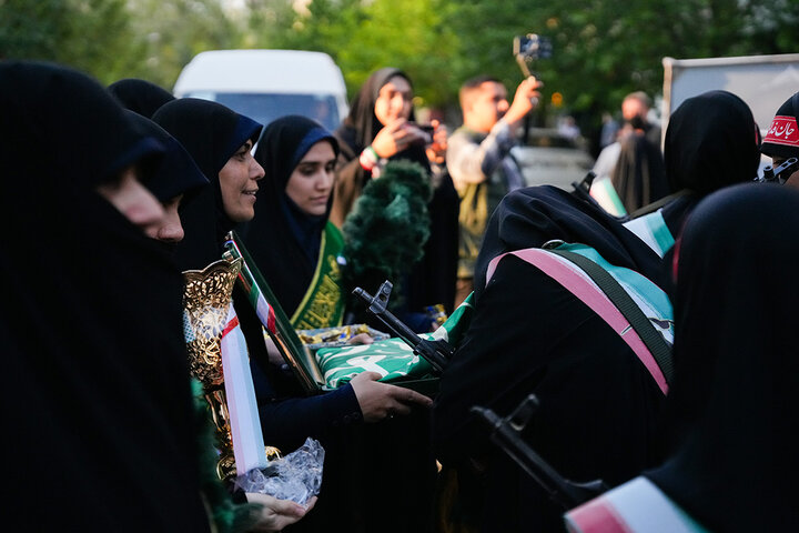 اجتماع بزرگ دختران جان فدای ایران معطر به شمیم پرچم فاطمی شد