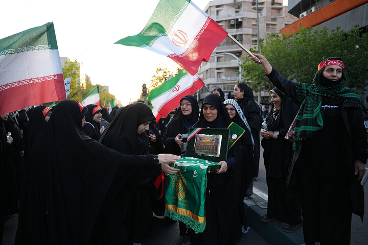 اجتماع بزرگ دختران جان فدای ایران معطر به شمیم پرچم فاطمی شد