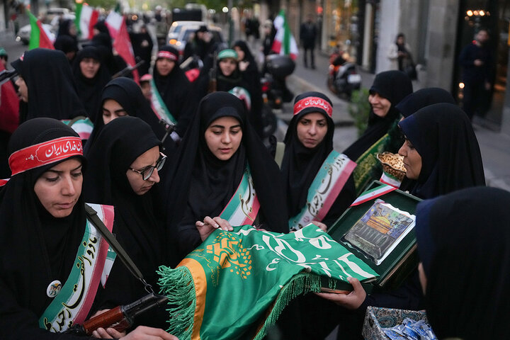 اجتماع بزرگ دختران جان فدای ایران معطر به شمیم پرچم فاطمی شد