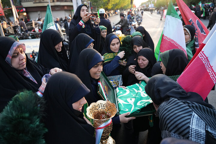 اجتماع بزرگ دختران جان فدای ایران معطر به شمیم پرچم فاطمی شد