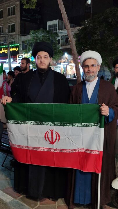 تصاویر/ حضور طلاب و روحانیون مدرسه علمیه امام صادق علیه‌السلام ورامین در تجمعات شبانه مردمی