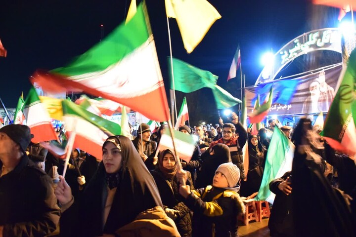 تصاویر / حضور و سخنرانی رئیس سازمان بسیج اساتید، طلاب و روحانیون کشور در جمع اجتماع کنندگان منطقه ائل گلی تبریز