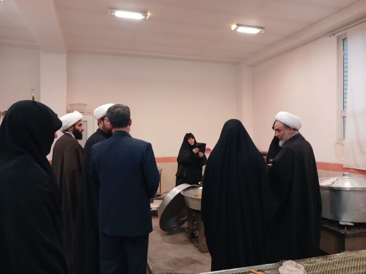 تصاویر / بازدید و جلسه حجت‌الاسلام اینانلو با بسیج طلاب خواهران آذربایجان شرقی