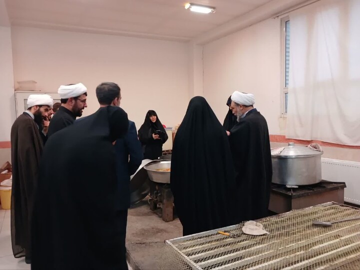 تصاویر / بازدید و جلسه حجت‌الاسلام اینانلو با بسیج طلاب خواهران آذربایجان شرقی