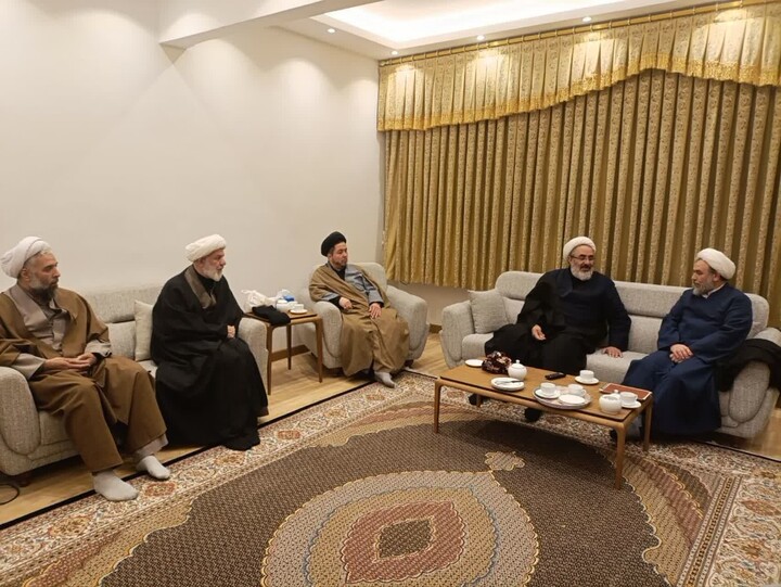 تصاویر/ نشست هماهنگی رئیس سازمان بسیج اساتید، طلاب و روحانیون کشور با نهادهای حوزوی آذربایجان شرقی