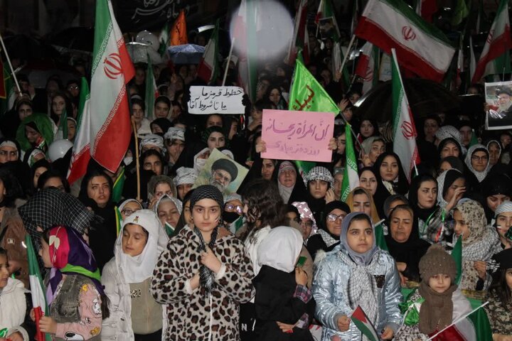 تصاویر/ تجمع مردم شهرستان ماکو در پنجاهمین شب متوالی در دفاع از  نظام اسلامی