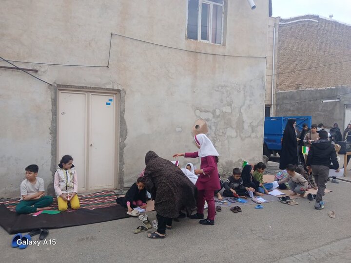 تصاویر/   بیعت نوجوانان و کودکان محله شهانق شهرستان خوی با آیت الله سید مجتبی خامنه ای
