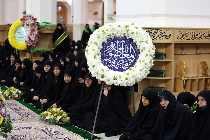 تصاویر/ آئین خطبه‌خوانی خادمان حرم حضرت معصومه (س) و آغاز برنامه‌های دهه کرامت
