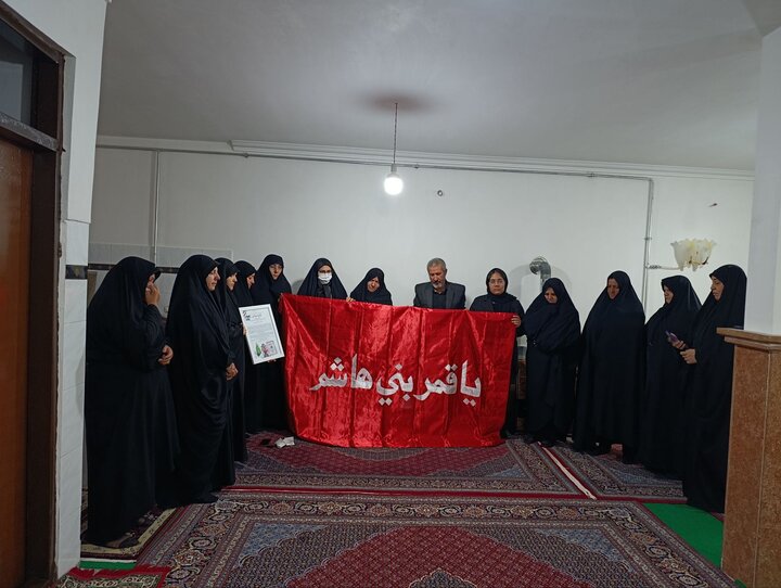 تصاویر/ دیدار جمعی از اساتید مدرسه علمیه خواهران شاهین دژ با خانواده شهید هادی ارج