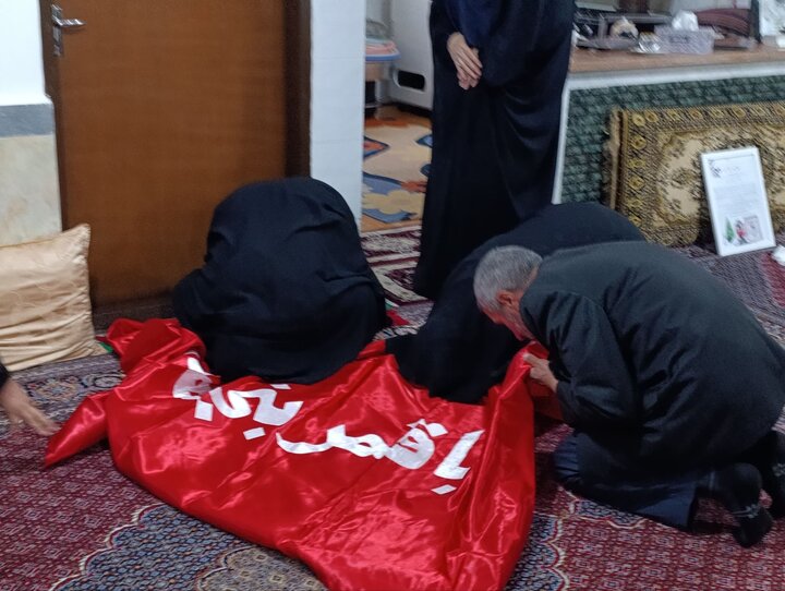 تصاویر/ دیدار جمعی از اساتید مدرسه علمیه خواهران شاهین دژ با خانواده شهید هادی ارج