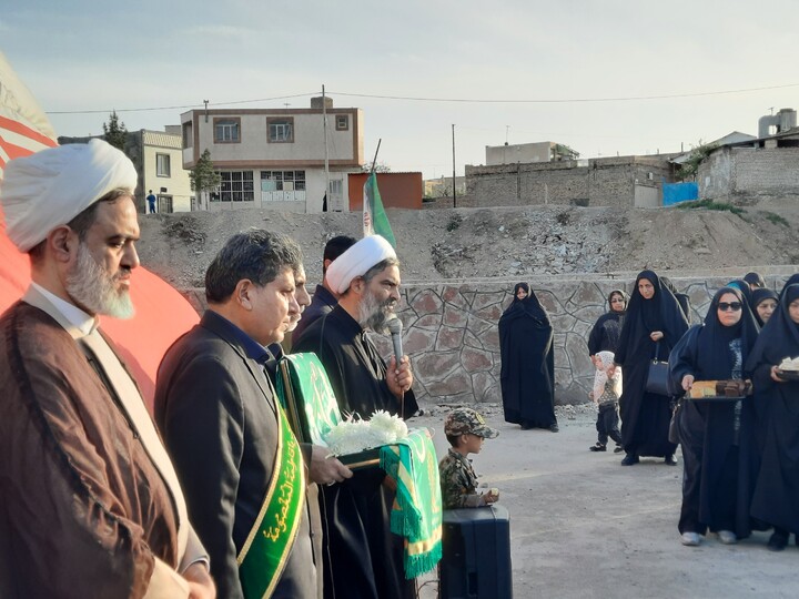 تصاویر/ حضور کاروان سفیران کریمه اهل بیت(س) در محل شهادت شهدای جنگ تحمیلی سوم در شهر درجزین