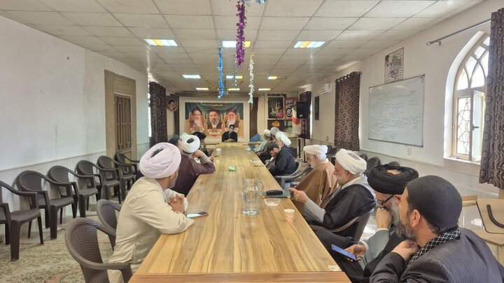 تصاویر/ نشست سیاسی بصیرتی اساتید مدرسه علمیه آیت‌الله مصطفوی(ره) کاشان