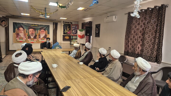 تصاویر/ نشست سیاسی بصیرتی اساتید مدرسه علمیه آیت‌الله مصطفوی(ره) کاشان
