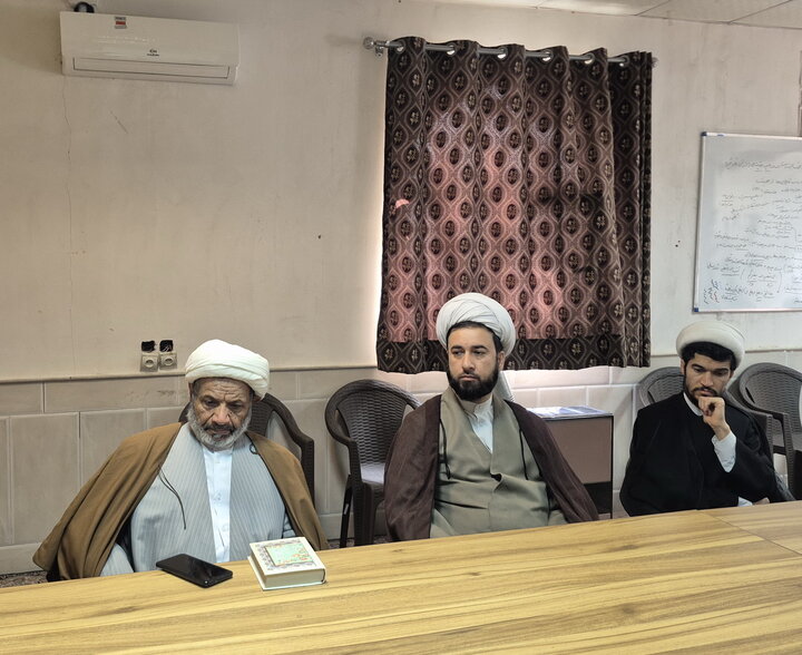 تصاویر/ نشست سیاسی بصیرتی اساتید مدرسه علمیه آیت‌الله مصطفوی(ره) کاشان