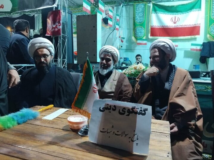 تصاویر/ برپایی مواکب جهاد تبیین با محوریت پاسخ به شبهات و سوالات با حضور اساتید مدرسه علمیه امام خمینی  ارومیه