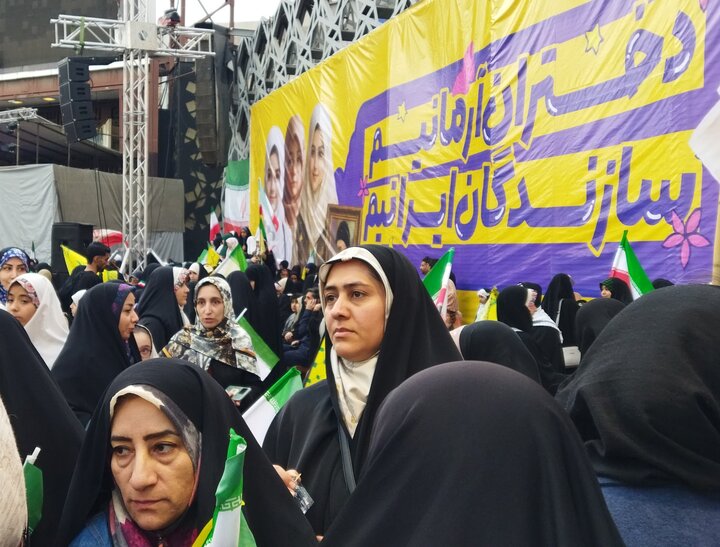تصاویر/ ســومیــن اجتمـــاع دختـــران آرمـــانی در میــدان امام حسیــن(ع) تهران