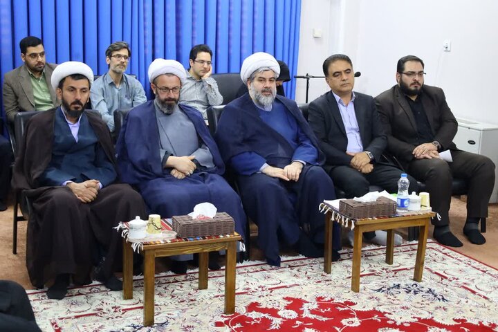 تصاویر / دیدار اعضای «شورای قرآن، عترت و نماز» استان و ستاد همکاری «حوزه علمیه و آموزش و پرورش» با نماینده ولی فقیه در استان مازندران